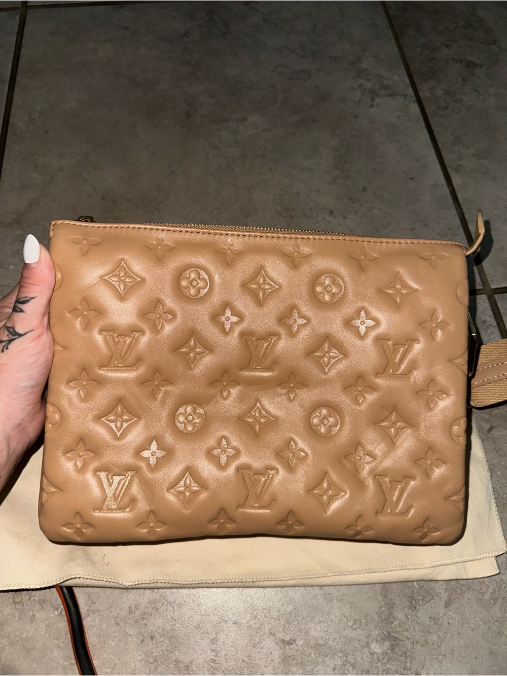 Louis Vuitton Coussin PM Camel - Picture 3 of 8